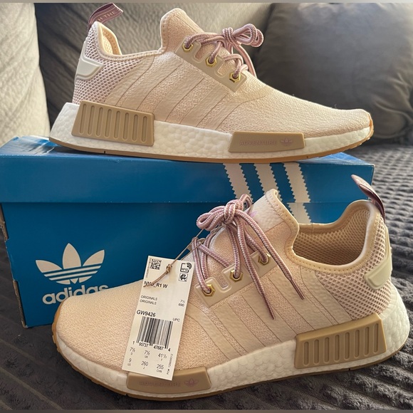 Women's Originals NMD R1  BRAND NEW WITH TAGS - Picture 3 of 7